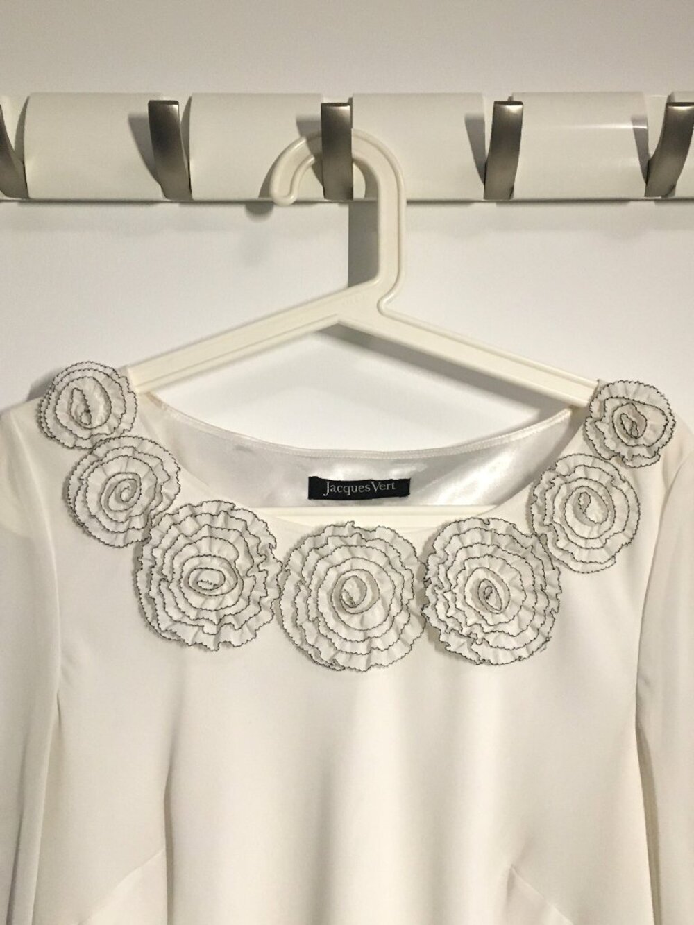 Jacques Vert white long sleeved top, size large - Picture 2 of 5